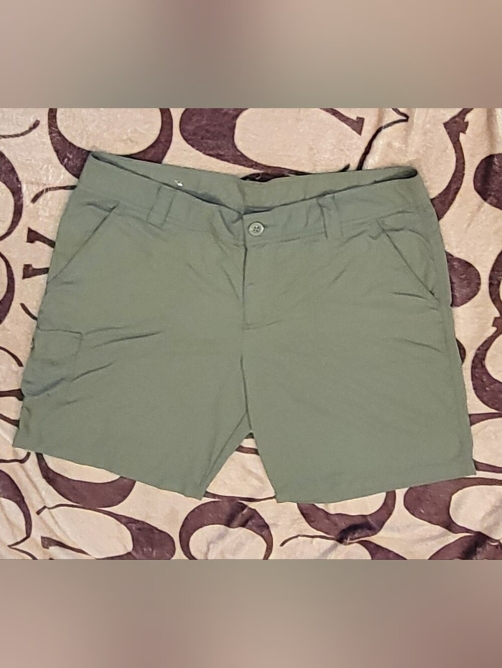 Columbia Olive Green Youth Shorts- Size 14 NWOT